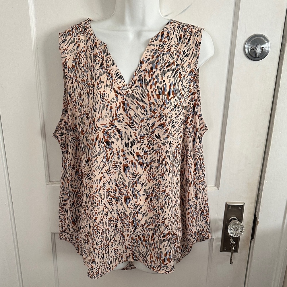 Sleeveless V-Neck Tank Top in Blush Multi